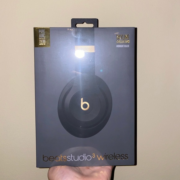 Beats headphones - Picture 1 of 2